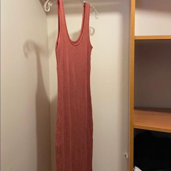 Figure-hugging Maxi Dress - Picture 5 of 6